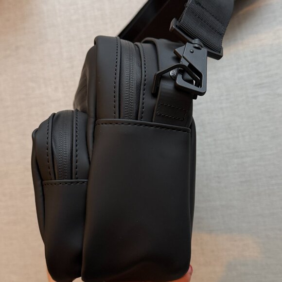 Rains Cargo Box Bag in Black - Picture 5 of 7